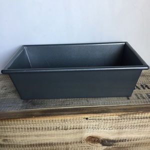 Chicago metallic nonstick loaf bread pan